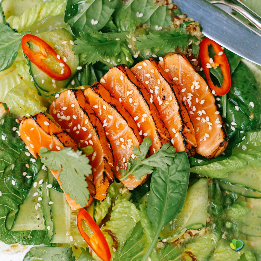 Ensalada asiatica de salmon